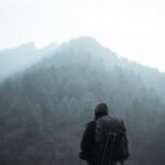 imagen de alguien explorano montanas sercas de Puebla